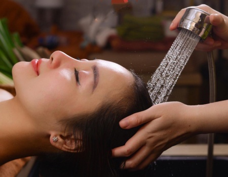 ✨Trải Nghiệm Gội Đầu Thư Giãn Rẻ Nhất Sài Gòn – Chỉ Có Tại Top Beauty!✨